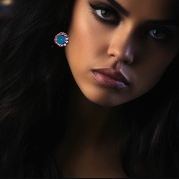 Single Crystal Chandelier Statement Piece Earring Beautiful Woman Collection - Picture 12 of 16